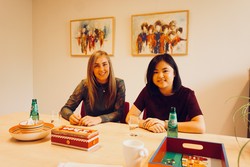 Iris en Anouk werken in de ouderenzorg. Iets voor jou?